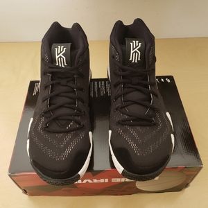 Nike Kyrie 4 Black & White Rare
